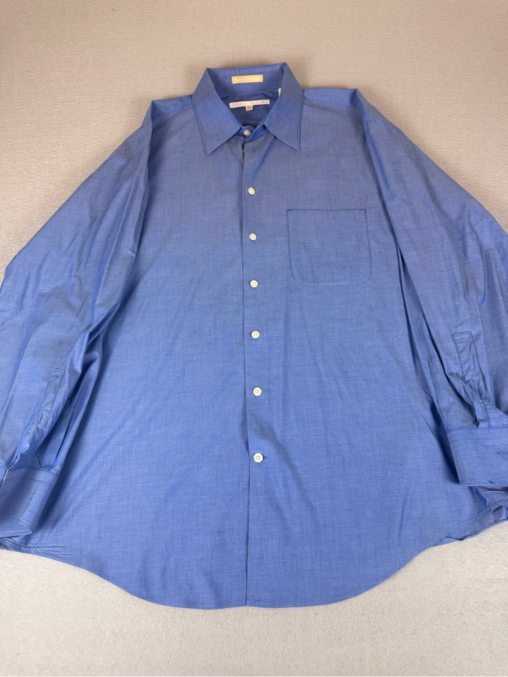 Perry Ellis Men’s Blue Long Sleeve Shirt.
